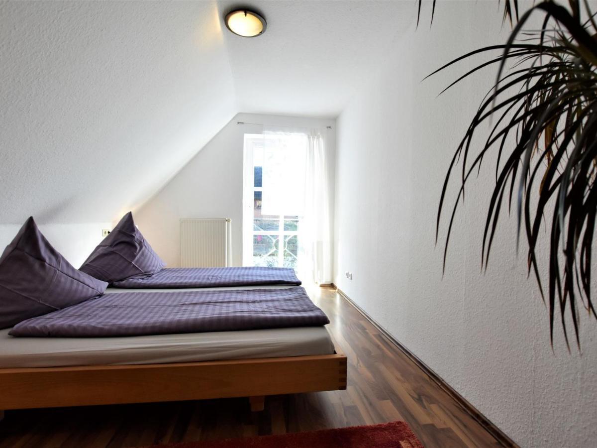 4 Room Holiday Apartment With Garden Kossau Camera foto